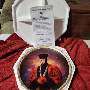 Star Trek Decorative Plate. " Q ".